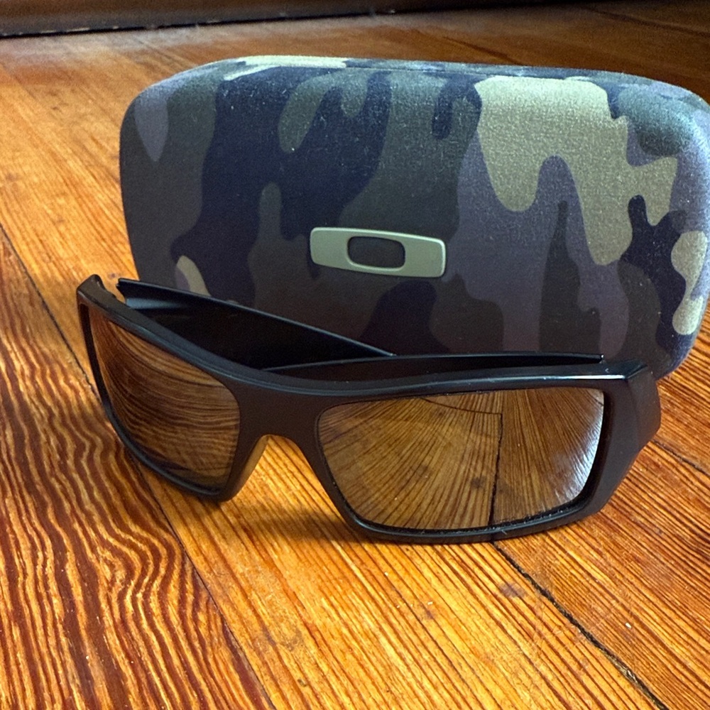 Oakley GASCAN Sunglasses (PLUS case)